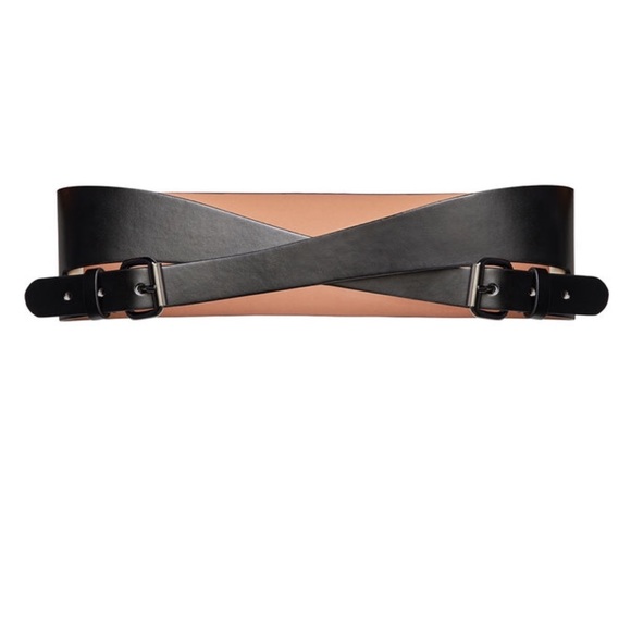 BCBGeneration Ladies size Large Belt Black White Skinny 1/" Faux Leather $38 New